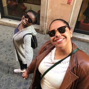 Meet your Posher, Abeni